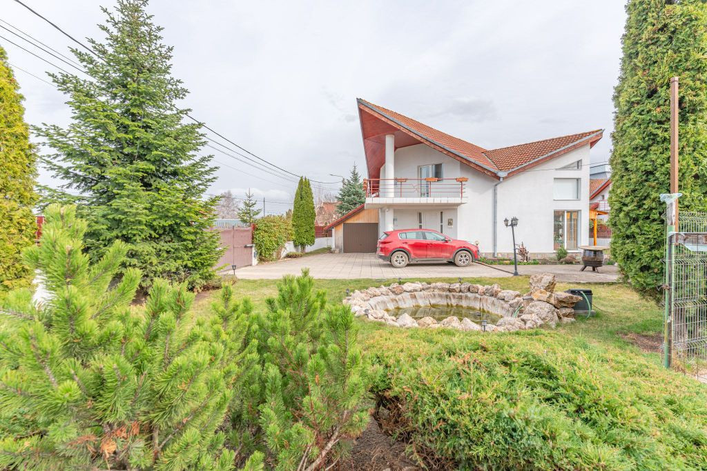 Casă spațioasă pentru familie în Hărman: 5 camere, 6...