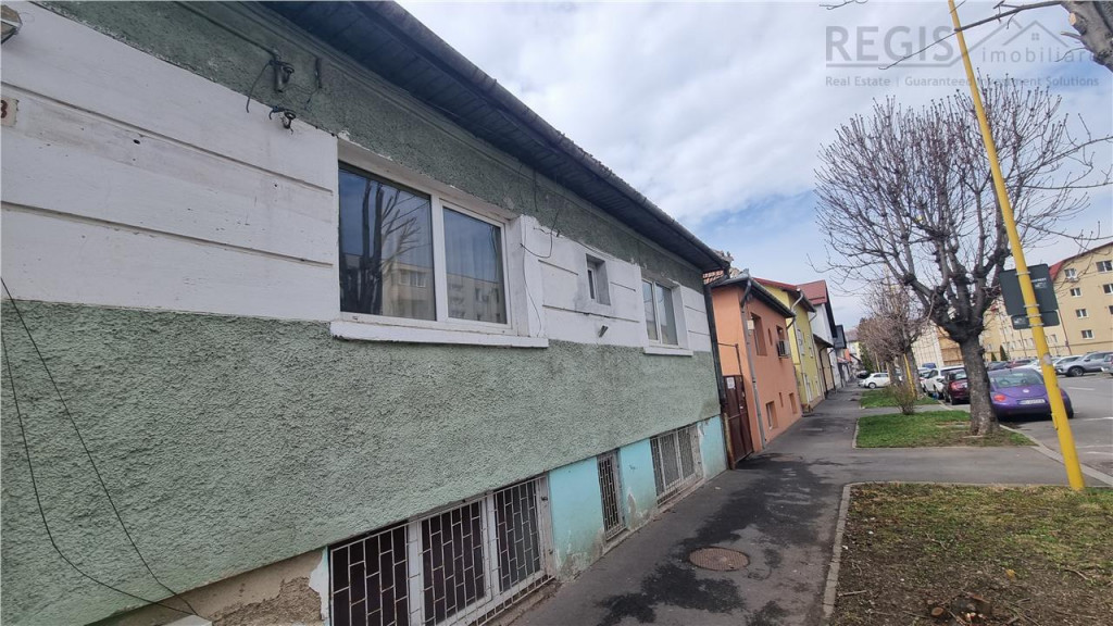 Casa de 4 camere zona Astra