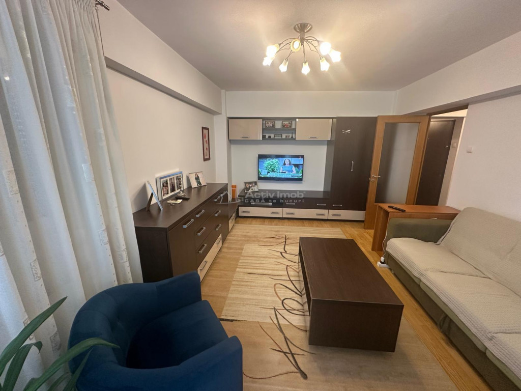 2 Camere, Brancoveanu, vis a vis de statia de metrou, Parcar