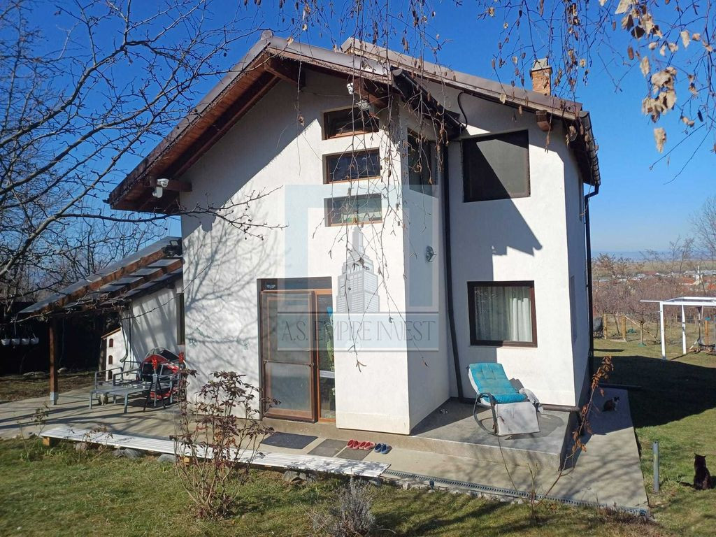 Vila/Casa de vanzare in zona linistita/ Sacele