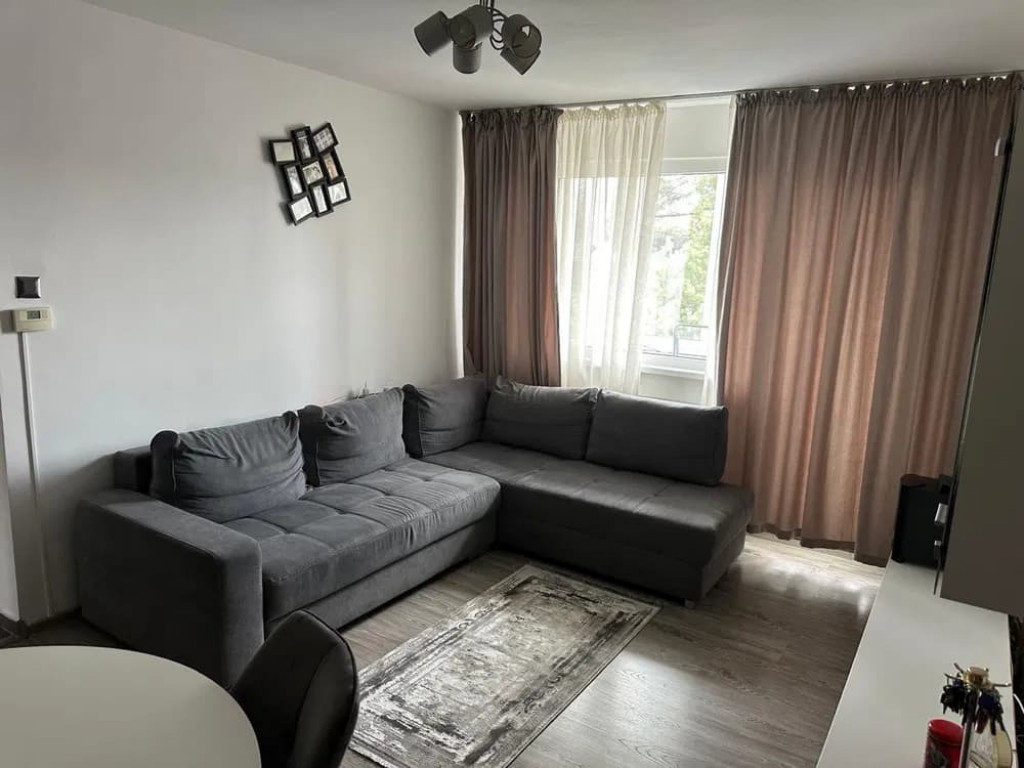 Apartament cu 2 camere, decomandat - zona Garii