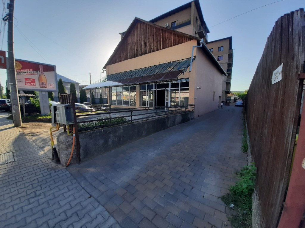 Cladire zona Libertatii su 352 mp