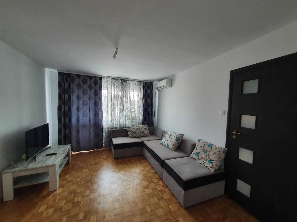 Apartament cu 2 camere, decomandat - zona Sacele