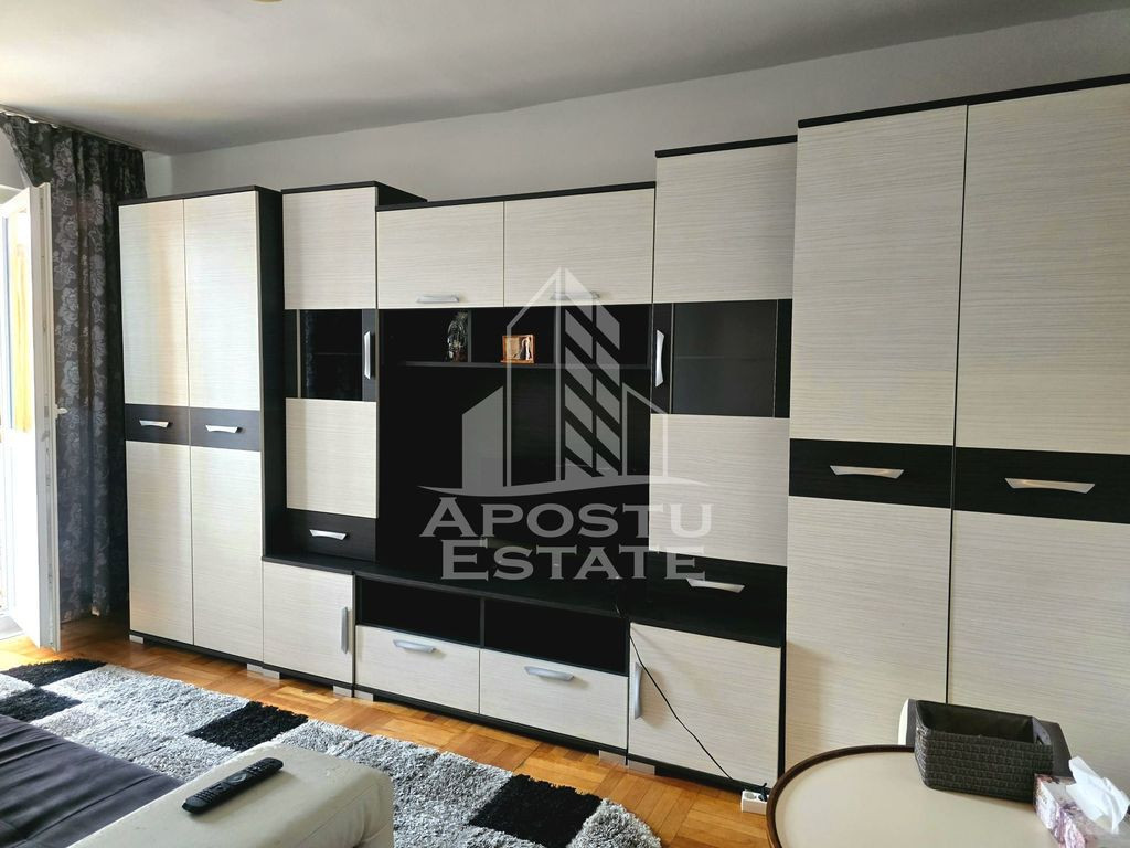 Apartament cu 1 camera, etaj 2, zona Aurel Vlaicu, Arad.
