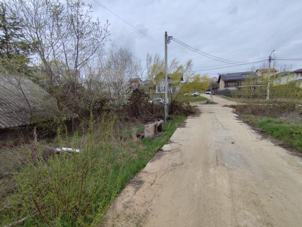 DE VANZARE TEREN BRADU , VALEA GEAMANA