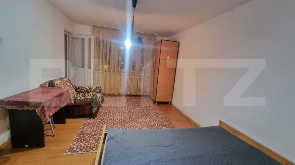 Garsoniera decomandata, 31 mp, zona Rocada