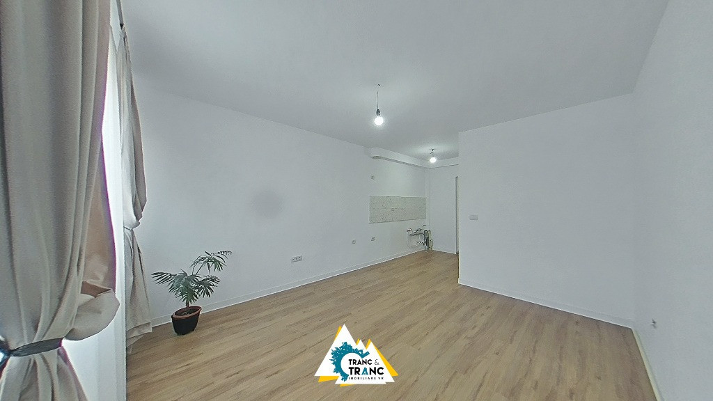 Garsonieră Renovată cu Vedere Panoramică în Sânnicolau Mic