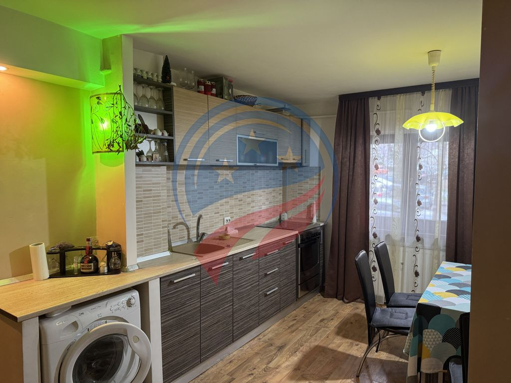 Apartament 2 camere, zona Rovine- Cofetaria Damarin