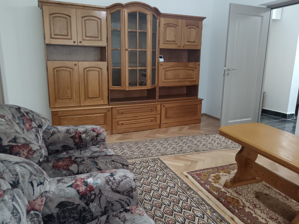 Cosbuc, 2 camere, semidecom., etaj 3