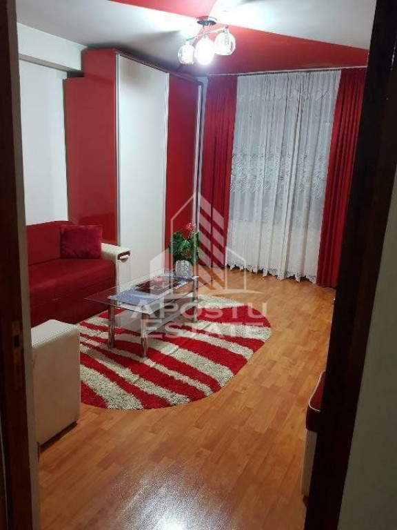 Apartament cu 2 camere, decomandat, situat in zona Iosefin