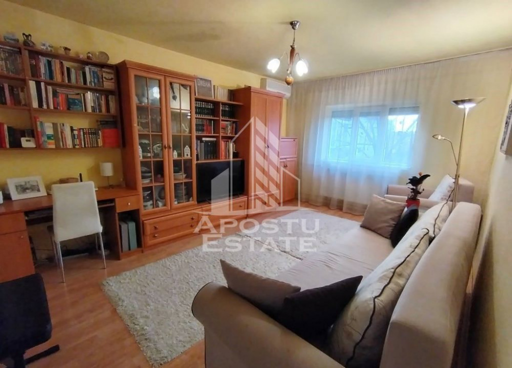 Apartament cu 2 camere, decomandat, mobilat si utilat, zo...