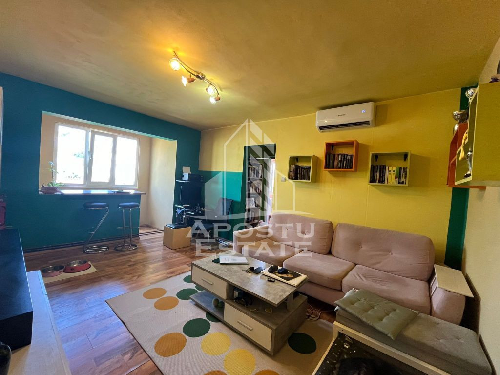 Apartament cu 4 camere, centrala proprie, zona Spitalul J...