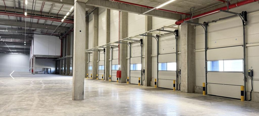 Hală industrială de închiriat, 2.900 mp, Arad