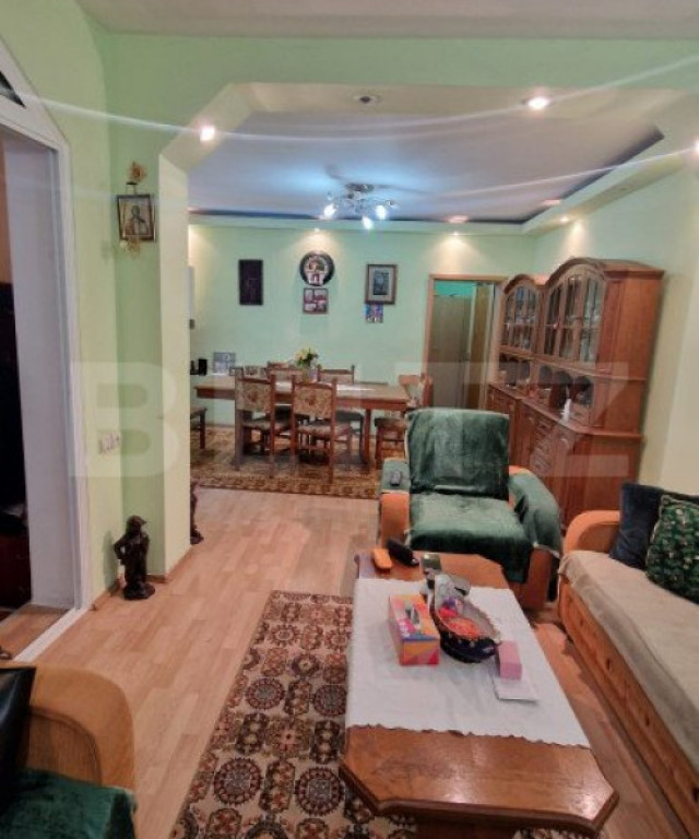 Casa in Centru Civic 4 camere , D +P+ E , PLUS SPATIU COMERC