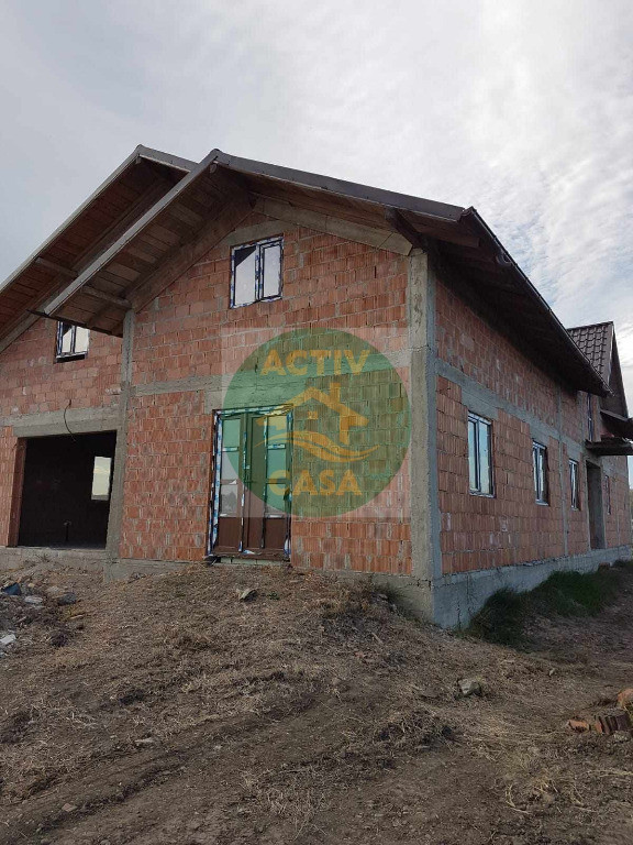 Casa de vanzare la doar 12 km de Roman