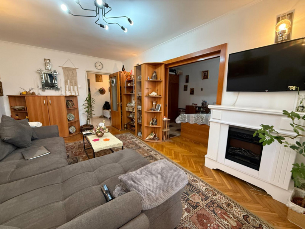 Lacul Tei, bloc reabilitat si scara renovata