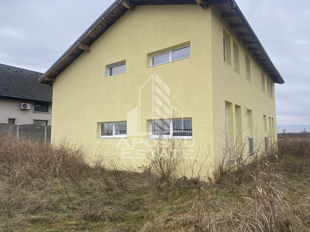 Duplex în zona Mosnita Veche la doar 2 minute de intrare...