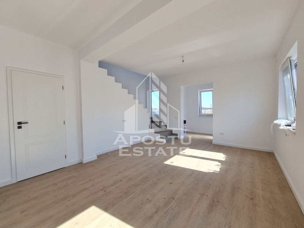 Jumatate de duplex, P+M, cu 3 camere si 2 bai, complet fi...