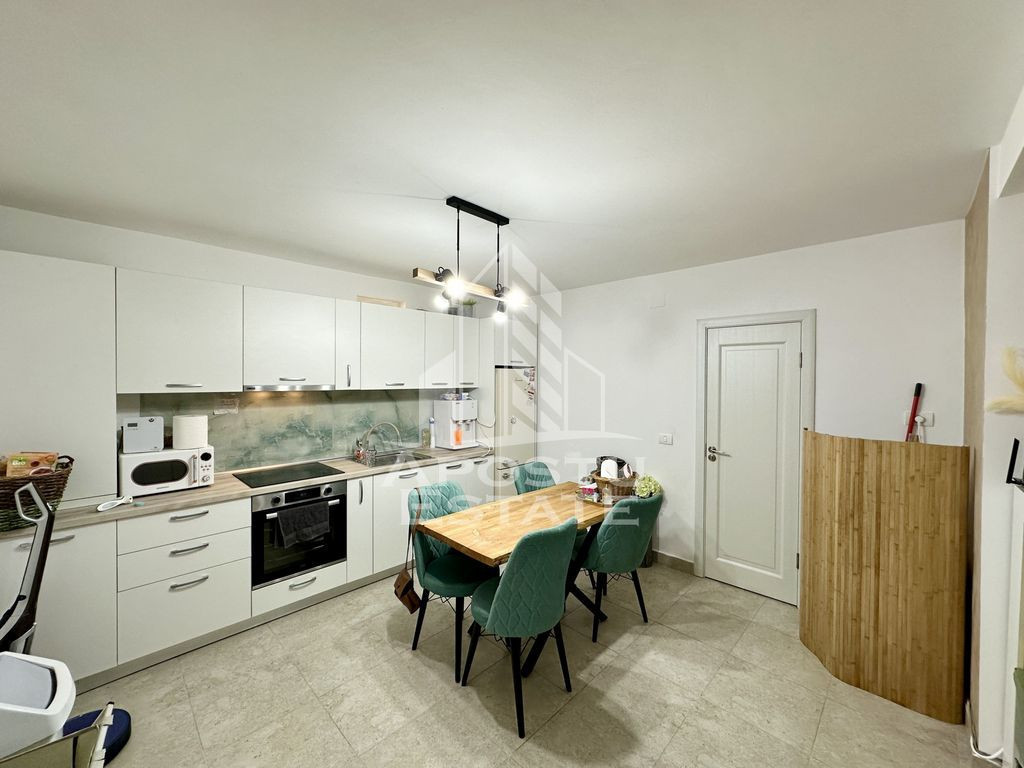 Apartament cu 3 camere, centrala proprie, in apropiere de...