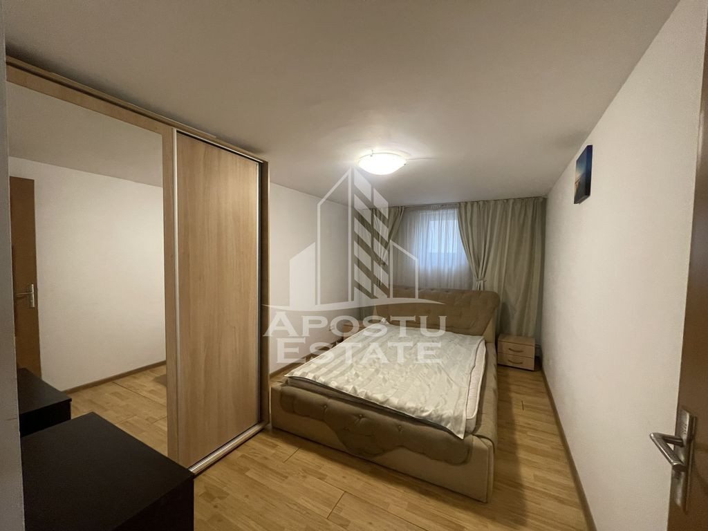 Apartament cu 3 camere, 57 mp, demisol, Zona Aradului