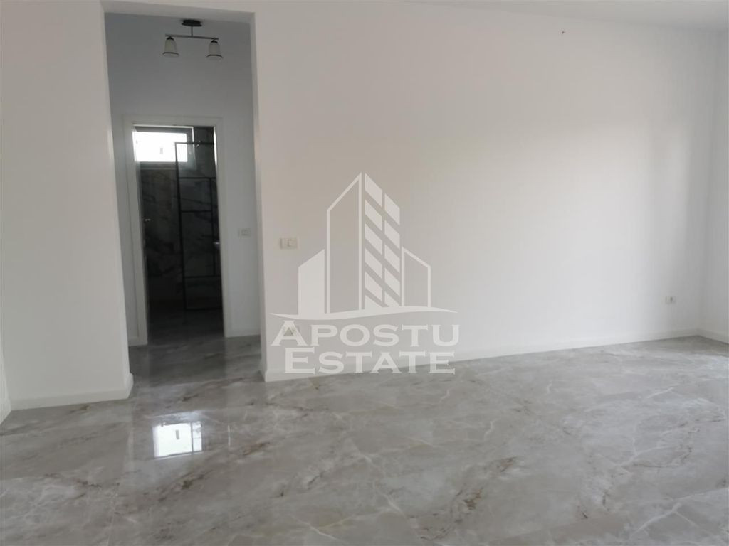 Apartament cu 2 camere loc de parcare inclus 8 minute de tm.