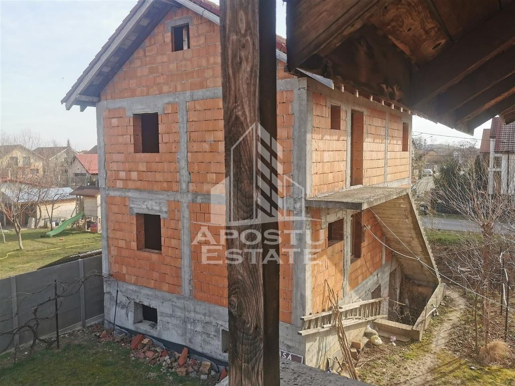 2 Case individuale la pret de una în Ghiroda