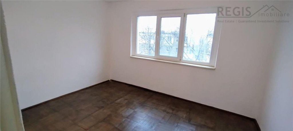 Apartament 3 camere semidecomandat Micro 14