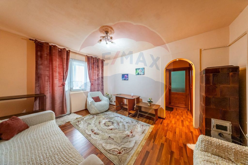 Apartament de vânzare 3 camere Chisineu Cris
