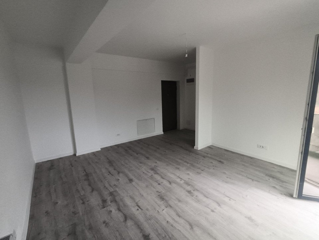 APARTAMENT 1 CAMERA, DECOMANDAT,ETAJUL 4, BLOC CU DOUA LIFTU