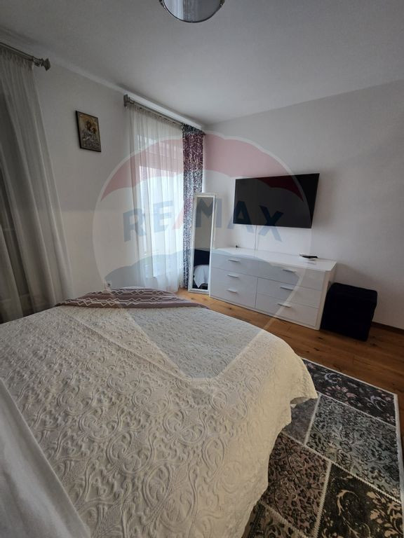 Apartament de lux cu 3 camere de închiriat