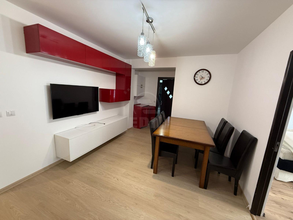 Apartament de inchiriat cu 3 camere zona Florilor!!!