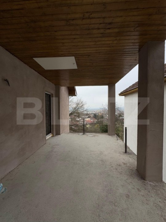 Apartament cu 3 camere, 120 mp, zona Cetății-Ansamblu rezi