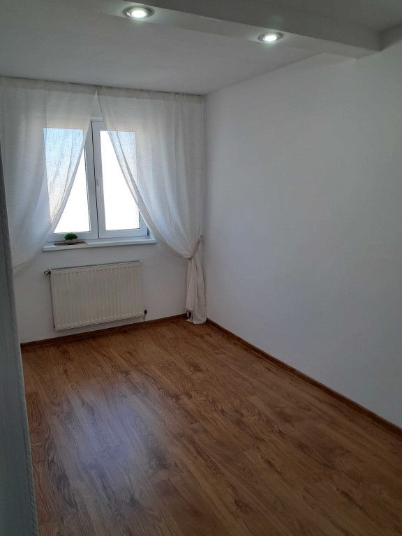 3 camere Grivitei decomandat 103000