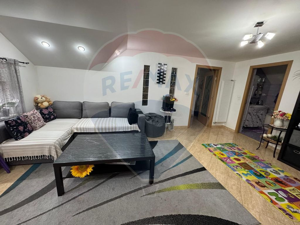 Casă / Vilă de familie + oportunitate de afacere în Fo...