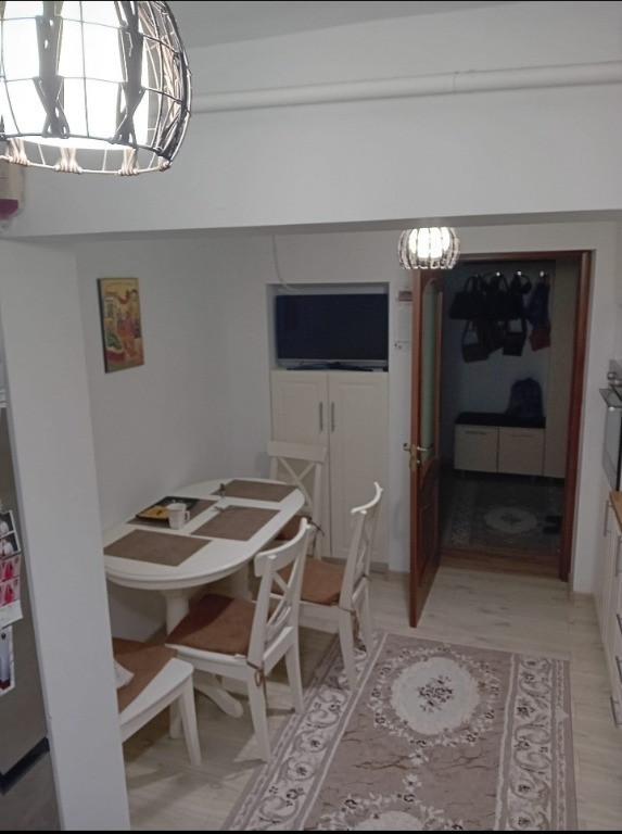 Apartament cu 3 camere decomandate Zona Obcini