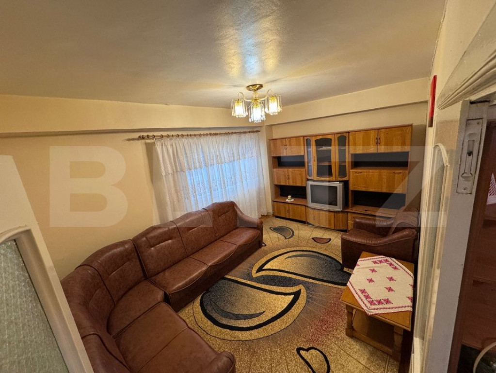 Apartament cu 4 camere , 65 mp, zona piata 1 Mai