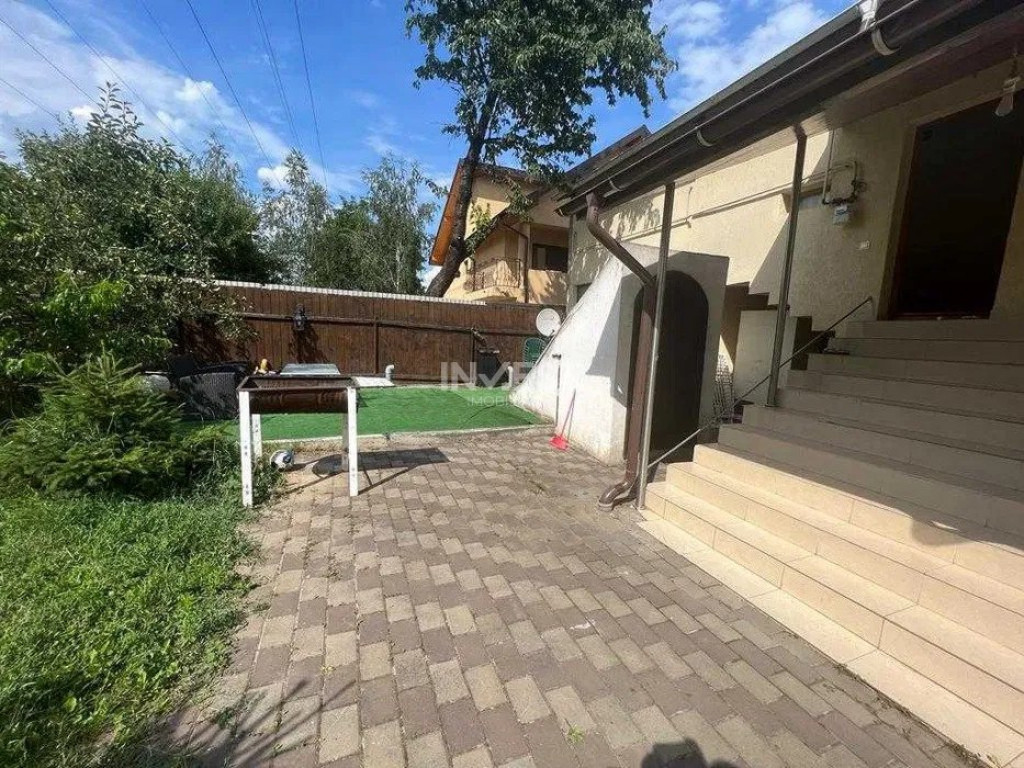 Apartament 3 camere cu Curte Spațioasă și Terasă în Zon