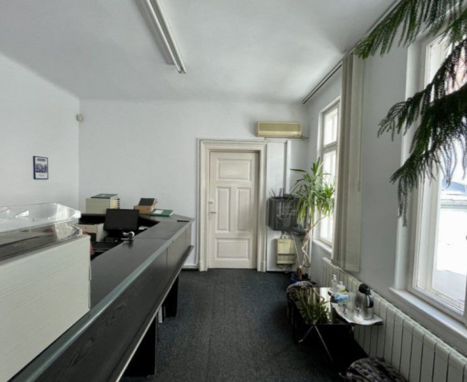 Eminescu- Vasile Lascar 180 mp curte 100 mp gradinita/scoala