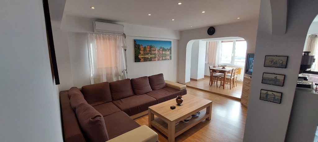 ZONA PIZZA PLUS 3camere decomandat etaj intermediar!