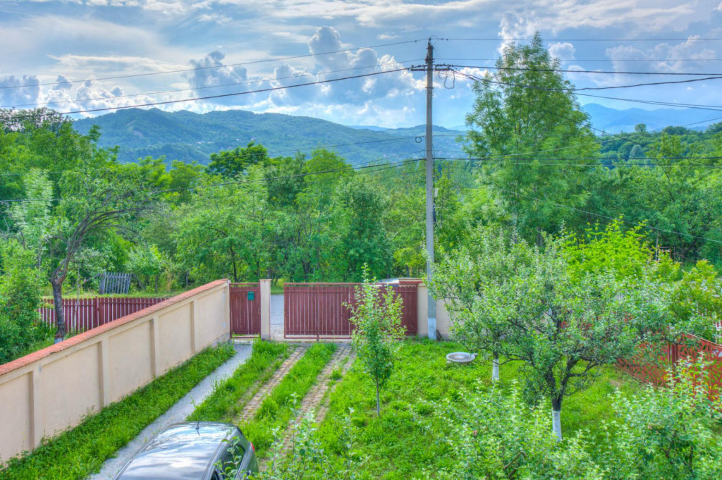 Casa - Vila Breaza Nistoresti Prahova - curte 700mp - Sinala