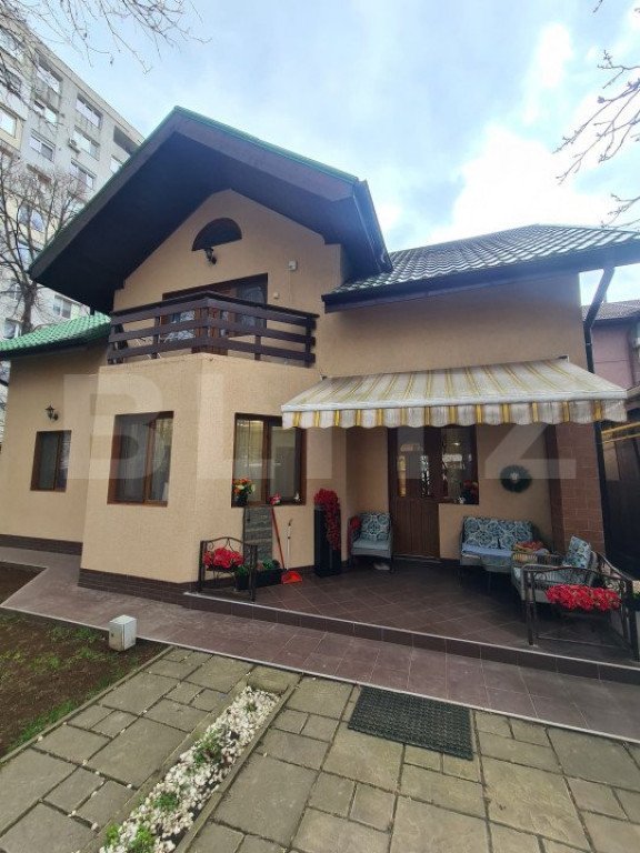 Vila eleganta, 5 camere, 203 mp, Tatarasi