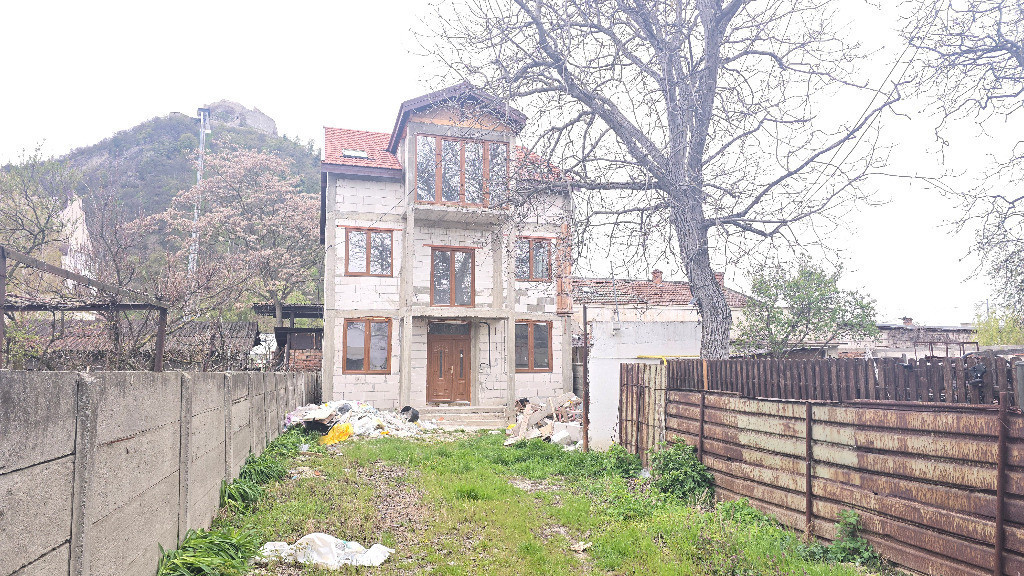 Vand casa la rosu in Deva, D+E+M, constructie din BCA din anul 2020