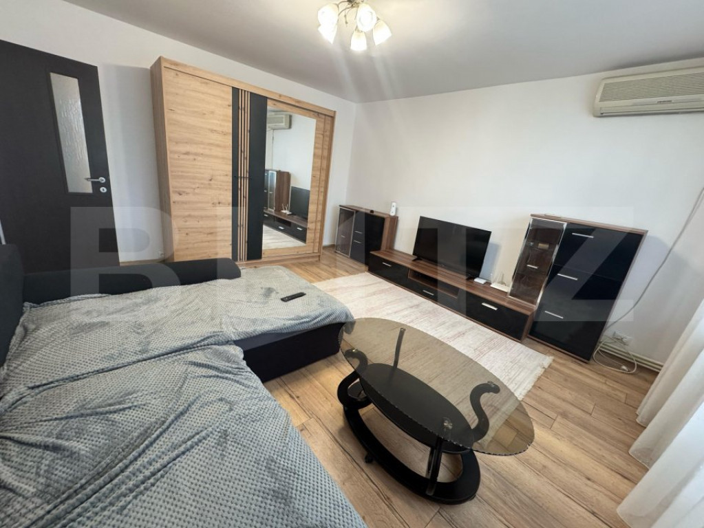 Apartament cu 3 camere, 72 mp utili, cartier Rovine