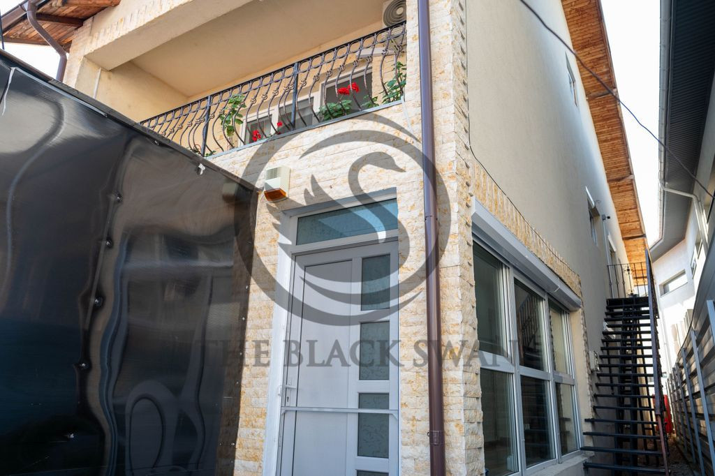 Casa+Spatiu Comercial de vanzare | Ultracentral, Baicoi |...