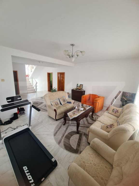 Casă spațioasă în Tătărași, ideală pentru familie sa