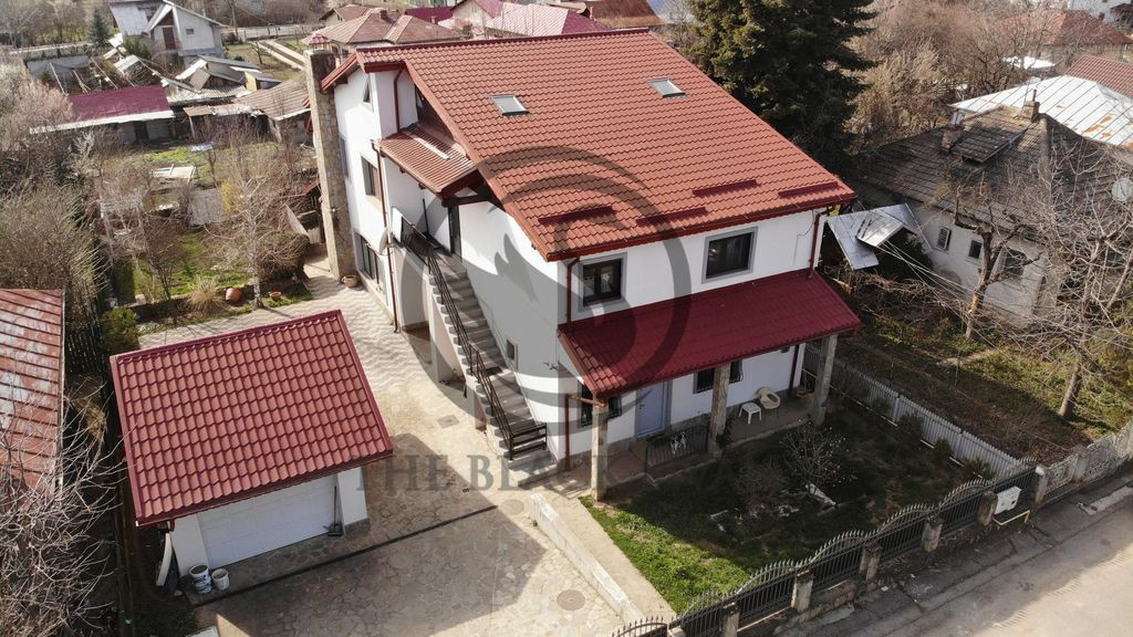 Casa/Vila de vanzare | 3 intrari separate | Plopeni | Com...
