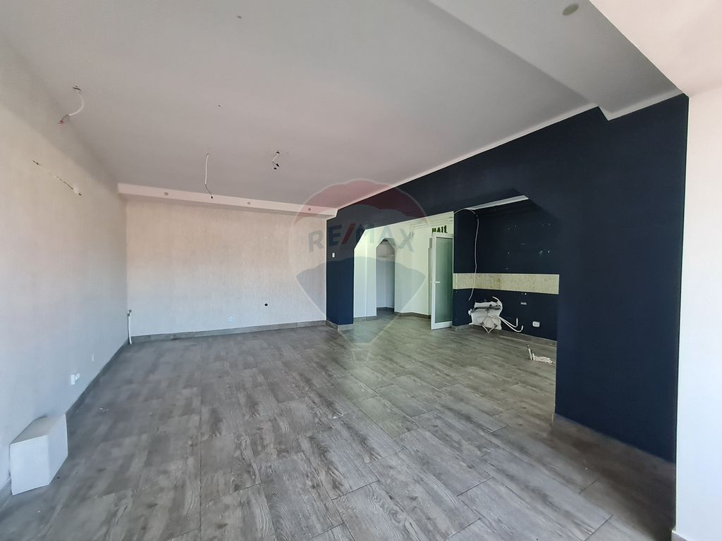 Spatiu comercial de vanzare sau inchiriere