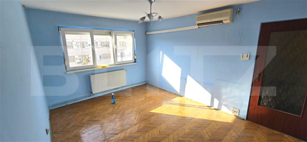 Apartament cu 4 camere, etaj intermediar, zona Dacia