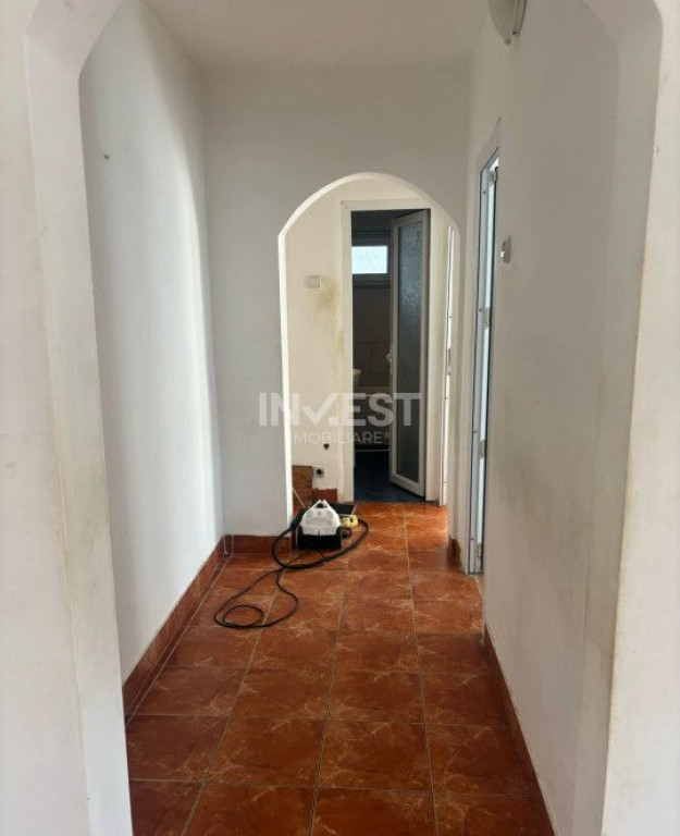 Zimbru- Apartament 3 camere, etaj 2, Liber