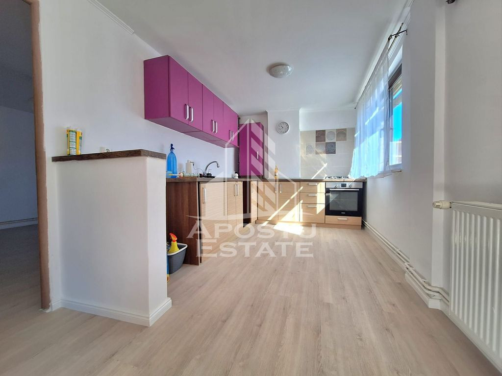 Casa cu 2 camere, teren 210 mp, Aradul Nou